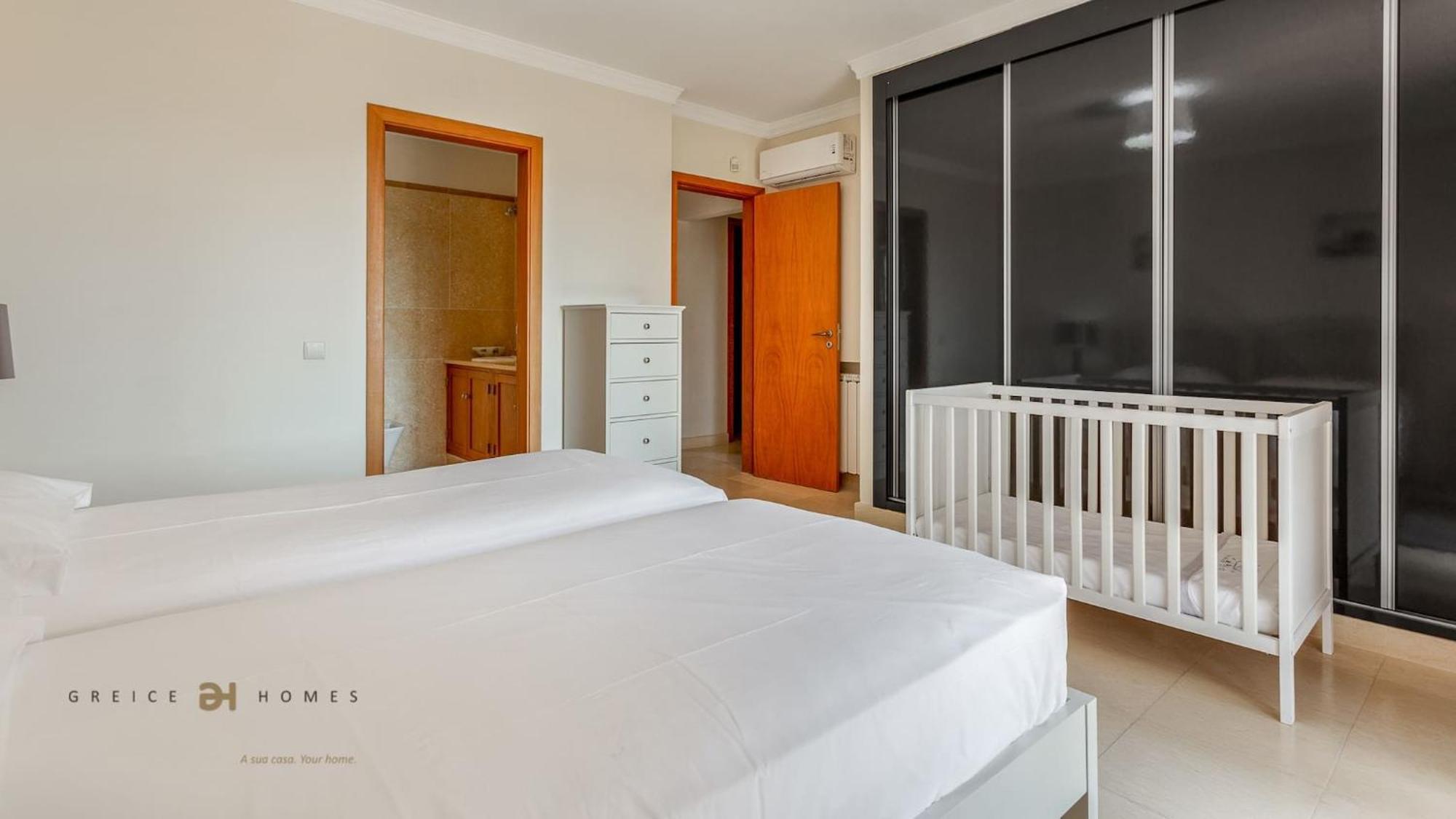 Luxuosa Moradia V5 Em Quarteira - Greice Homes Bagian luar foto